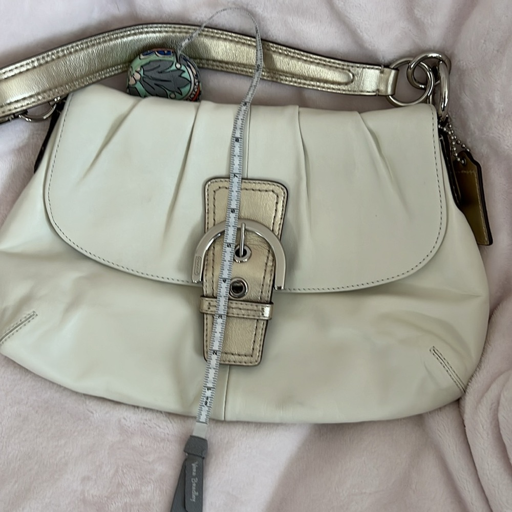 Coach bag cream and gold lavender inside - Picture 14 of 16